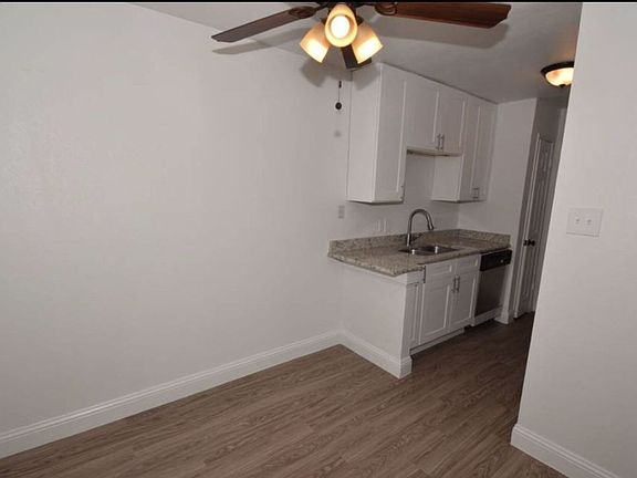 3rd image of 5304 Edgewater Dr #1B-1Ba-647Sqft