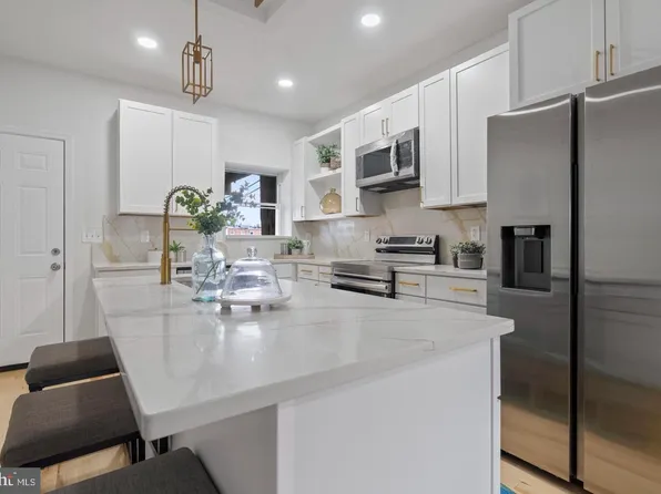 1049 N Milton Ave, Baltimore, MD 21205