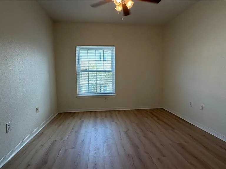 23500 Walden Center Dr #210 — Photo 10