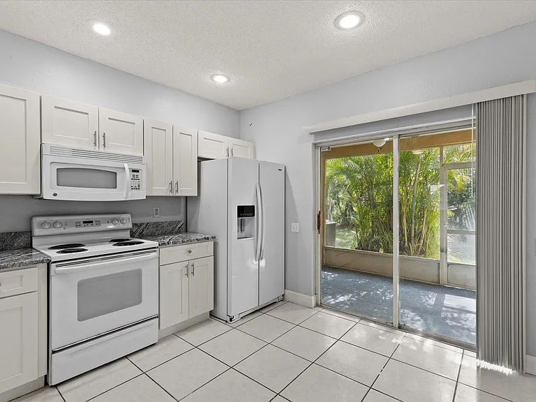 29924 Playa Del Rey Ln — Photo 5