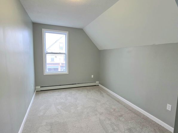 manchester-new-hampshire-95346584 picture