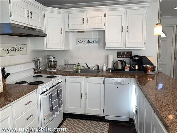 plenty of counter space