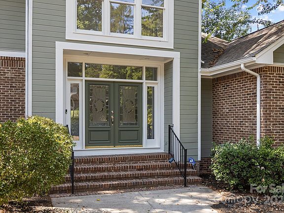 3rd image of 6610 Glenleaf Ct