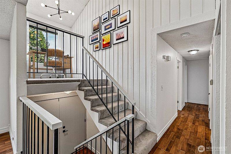 3rd image of 13530 Meridian Avenue S