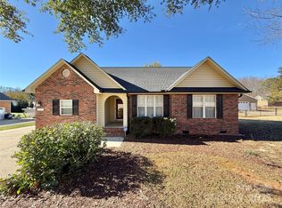 1751 Knights Dr, Denver, NC 28037