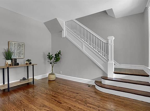 3rd image of 7351 Wellington Ave