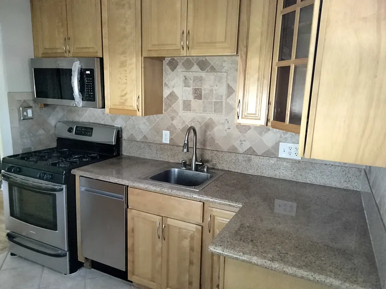 3003 E St — Photo 15