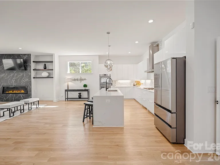 3008 Holt St — Photo 9