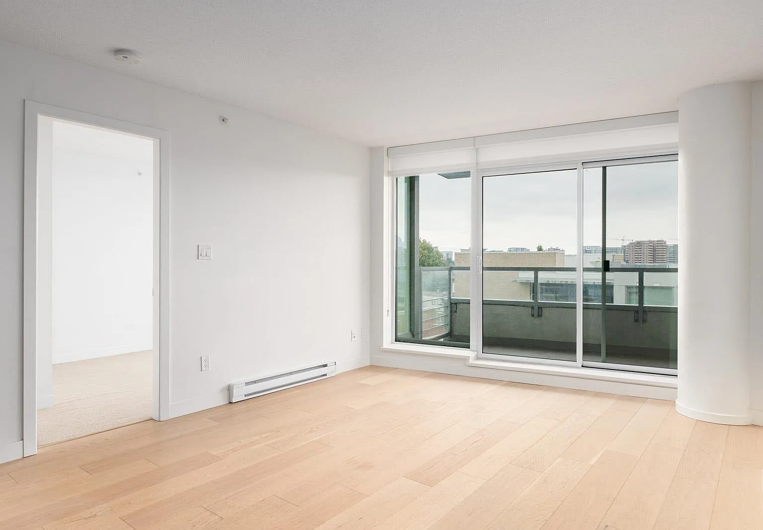 2 bed, 868 sqft, $2,700 — Photo 3