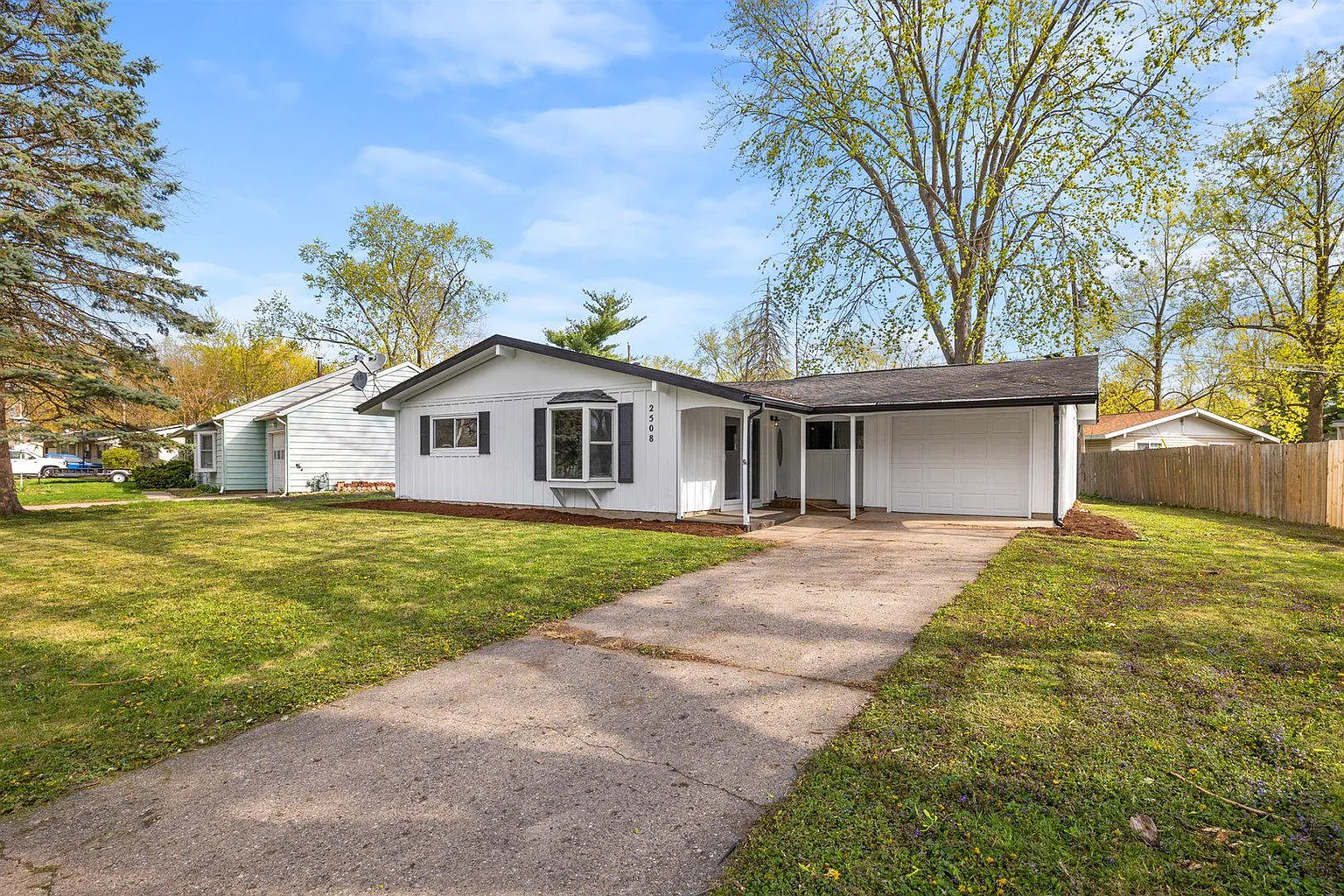 2508 Lawndale Dr photo 1