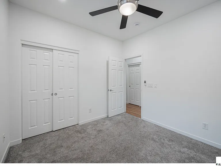 7111 S 21st Dr — Photo 25