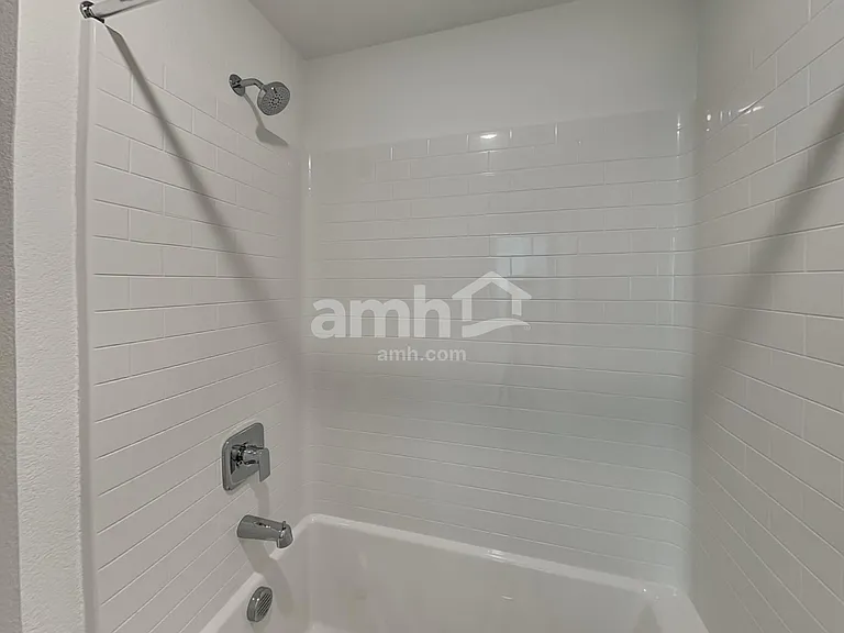 8404 Flagpole Loop Ave — Photo 16