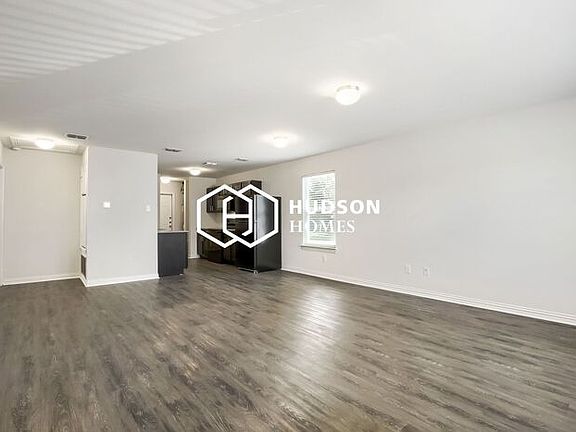 4th image of 408 Jonathan St