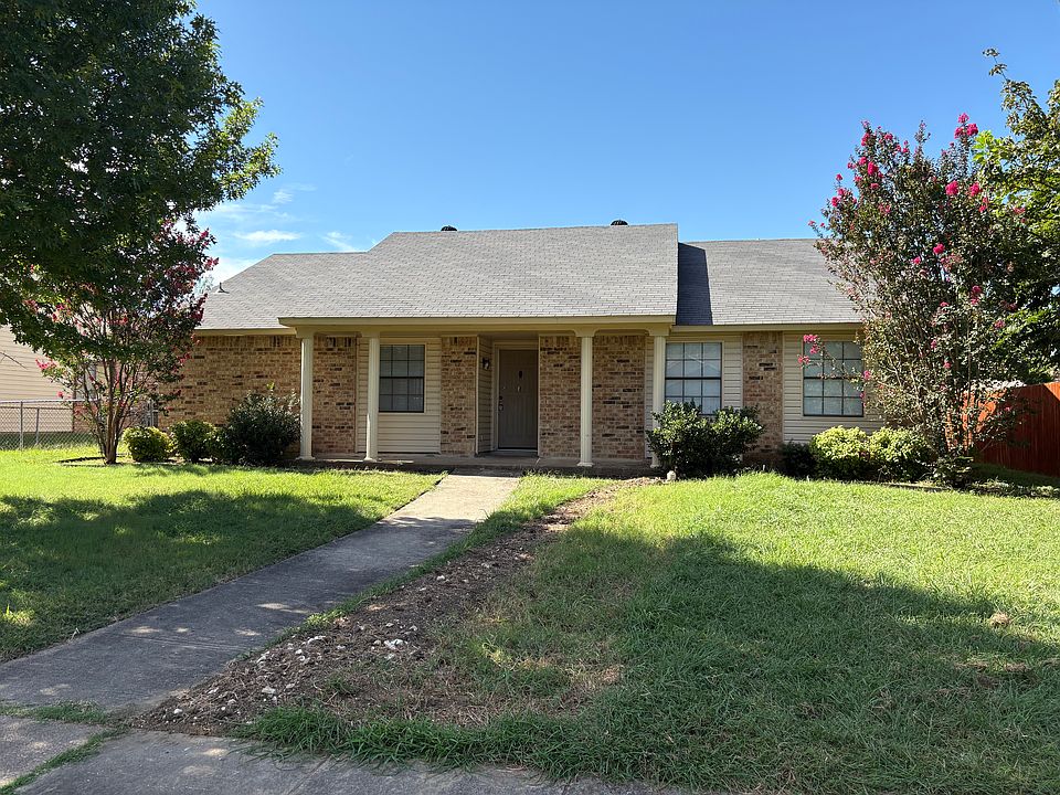 1st image of 455 Everest Ct