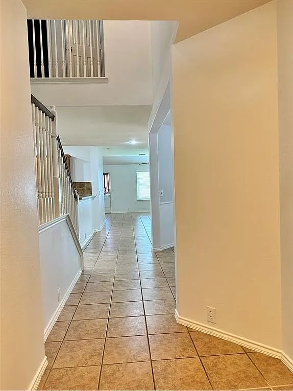 5831 KEnwood - 1 — Photo 4