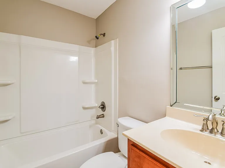6304 Kingsview Dr — Photo 16