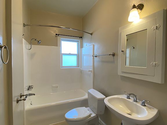 3rd image of 1328 14th St #1/2