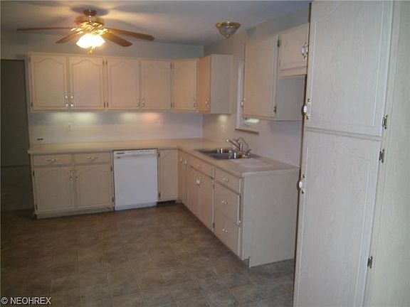 3rd image of 702 Franklin Blvd