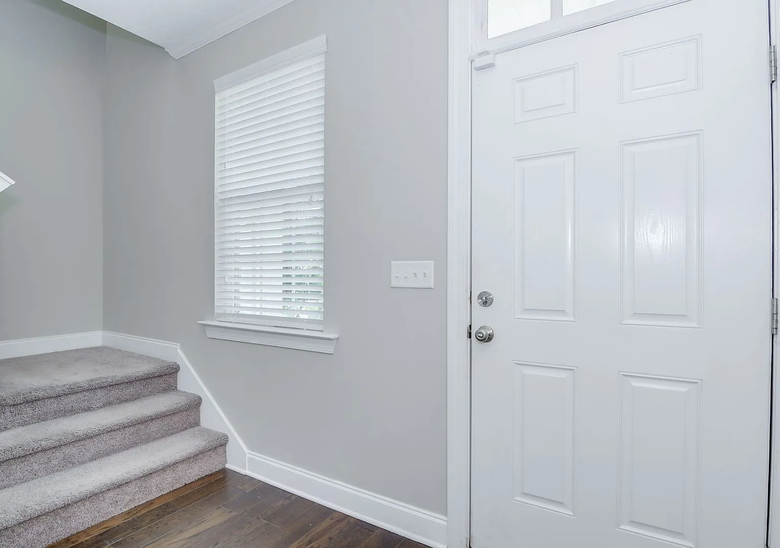 3 Bedroom 2.5 Bath Home in Canterbury Farms — Photo 4