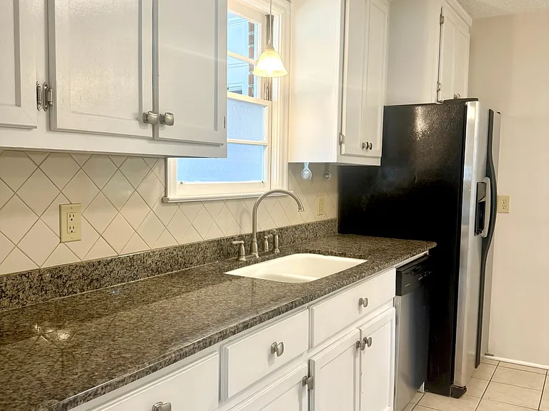 1035 Indigo Ave — Photo 6
