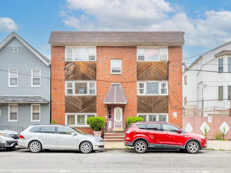 33-35 Adams St #3