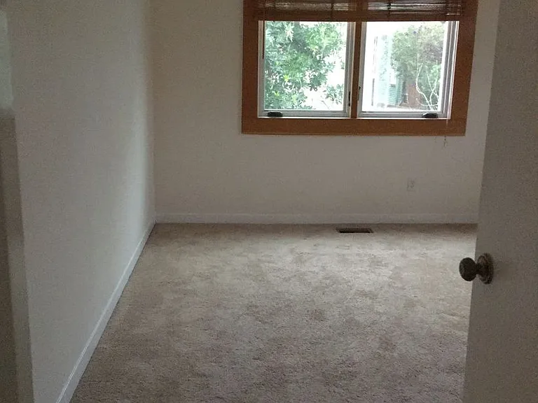 5263 Locksley Ave — Photo 8