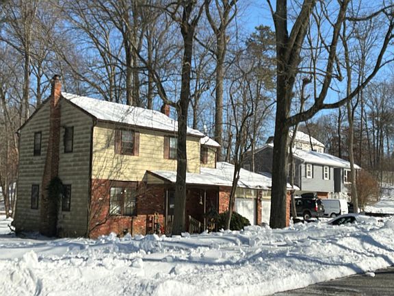3rd image of 10 Mason Ct