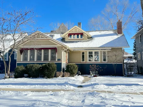 704 S Euclid Ave, Oak Park, IL 60304