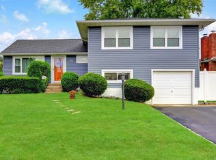 3969 Bernice Rd, Seaford, NY 11783