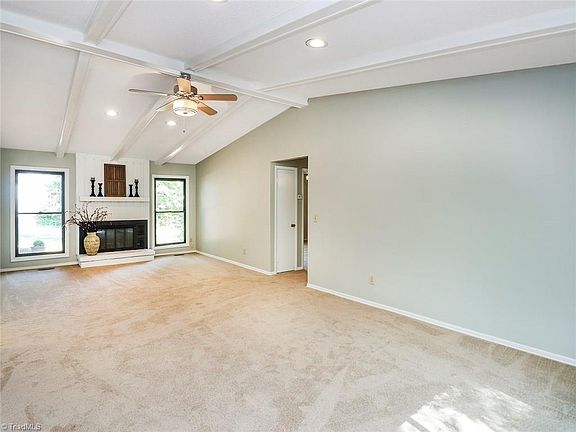 4th image of 4406 Pheasant Run Dr