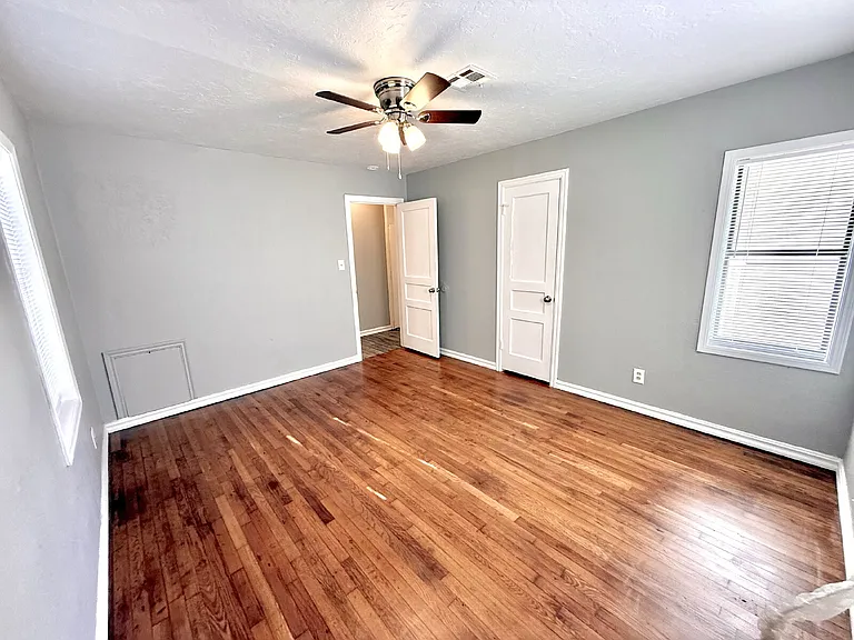 417 Babb Dr — Photo 2