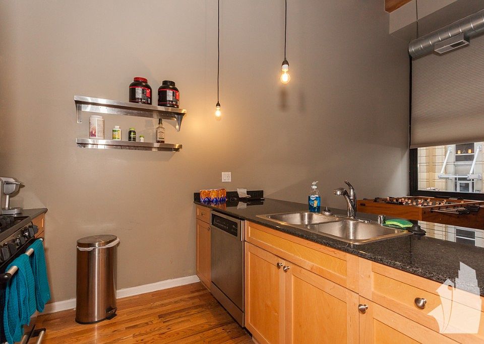1st image of 522 W Superior St #134