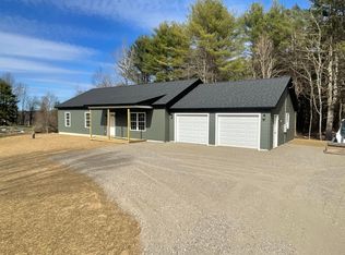 579 Ridge Rd, Windsor, ME 04363