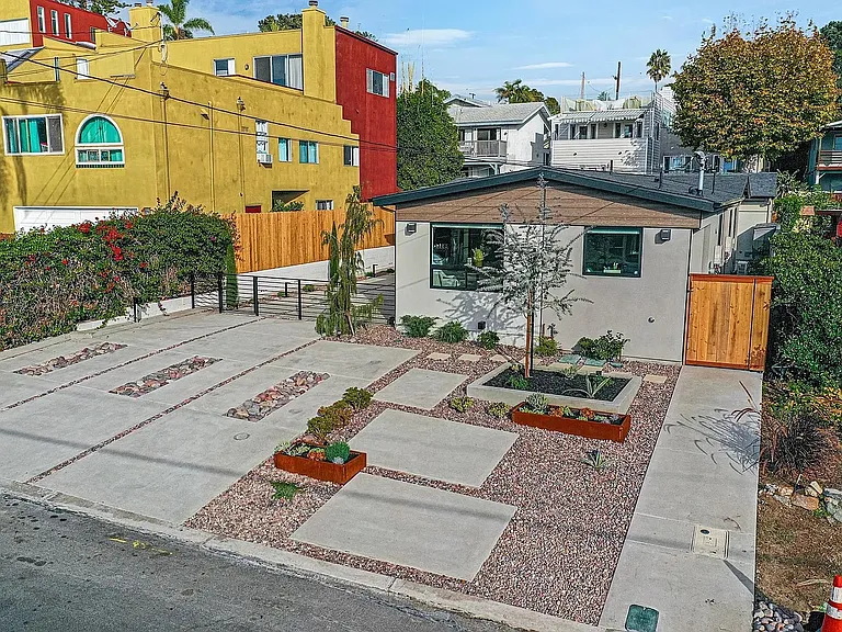262 Barbara Ave — Photo 19
