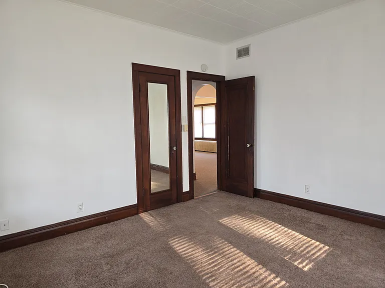 722 Nicholson St — Photo 9