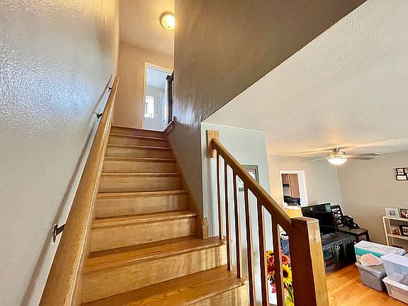 4th image of 25 E Thorndale Ave