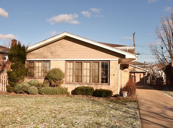 2nd image of 4840 W 106th Pl