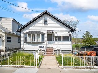 48 Springvale Ave, Chelsea, MA 02150