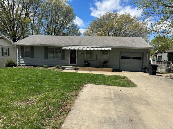 510 E Meadow Ln, Saint Joseph, MO 64501