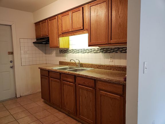 3rd image of 15542 Alma Ave APT B