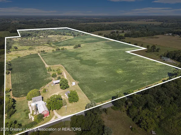 4500 Chapman Rd, Stockbridge, MI 49285
