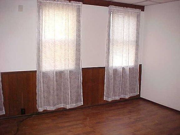 Den/Office/Exercise/Familiy room