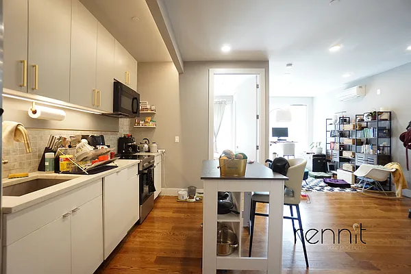 Rented by Rennit Inc. | media 4