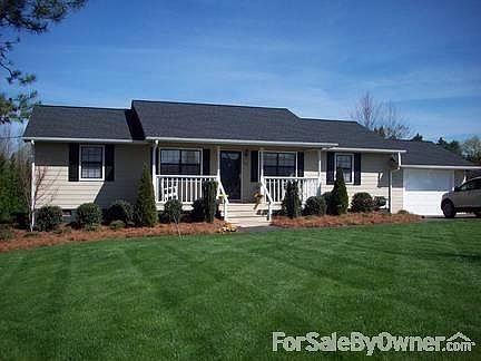 1st image of 140 Hall Dr