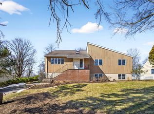 80 Ridgeview Drive, Pleasantville, NY 10570