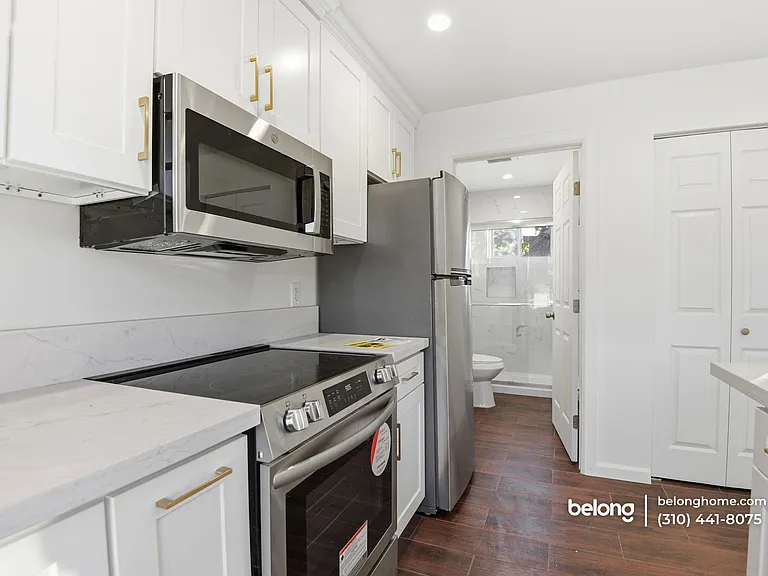 648 Anita St #1 — Photo 13