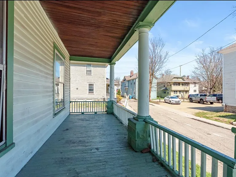 416 Bellevue Pl — Photo 16