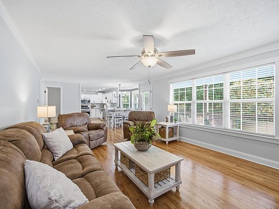 5th image of 112 Peachtree Cir