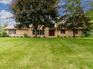 17850 Saint James Rd, Brookfield, WI 53045