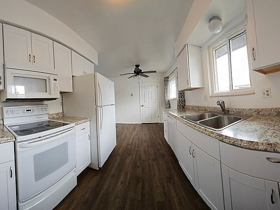 Kitchen & dining room